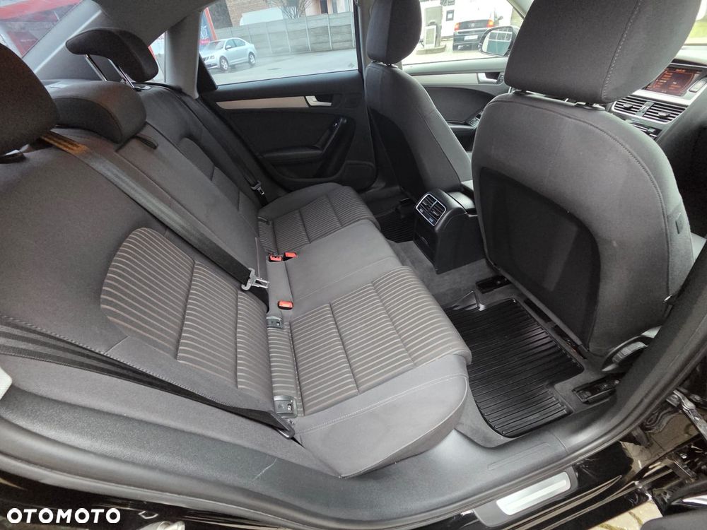 Audi A4 Limousine - 8