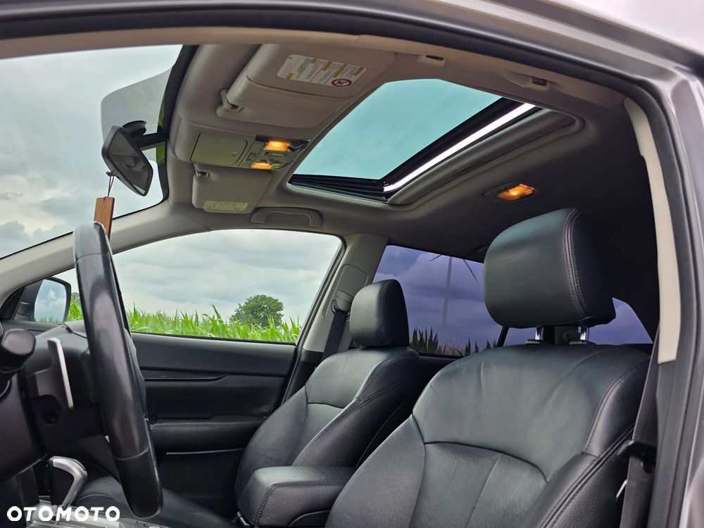 Subaru Legacy 2.5i GT - 28