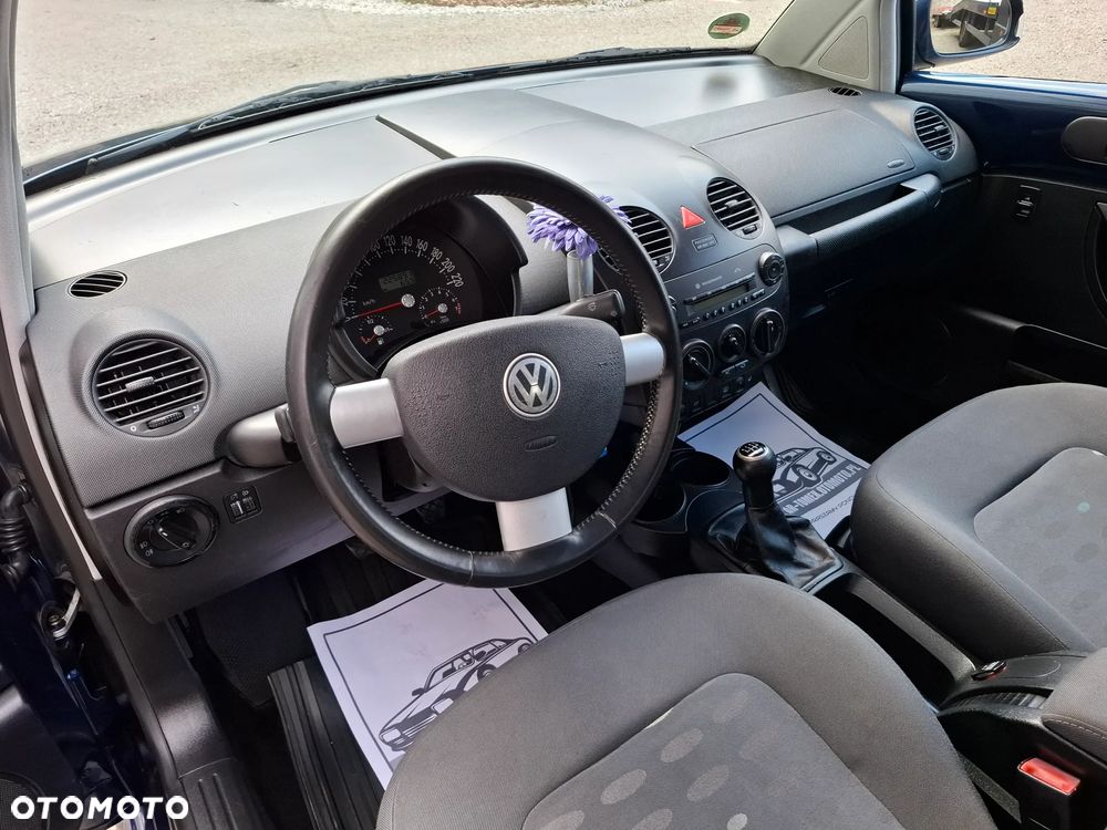 Volkswagen New Beetle 1.6 Arte - 19