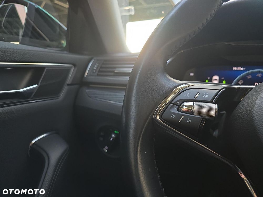 Skoda Superb 2.0 TDI SCR Style DSG - 18