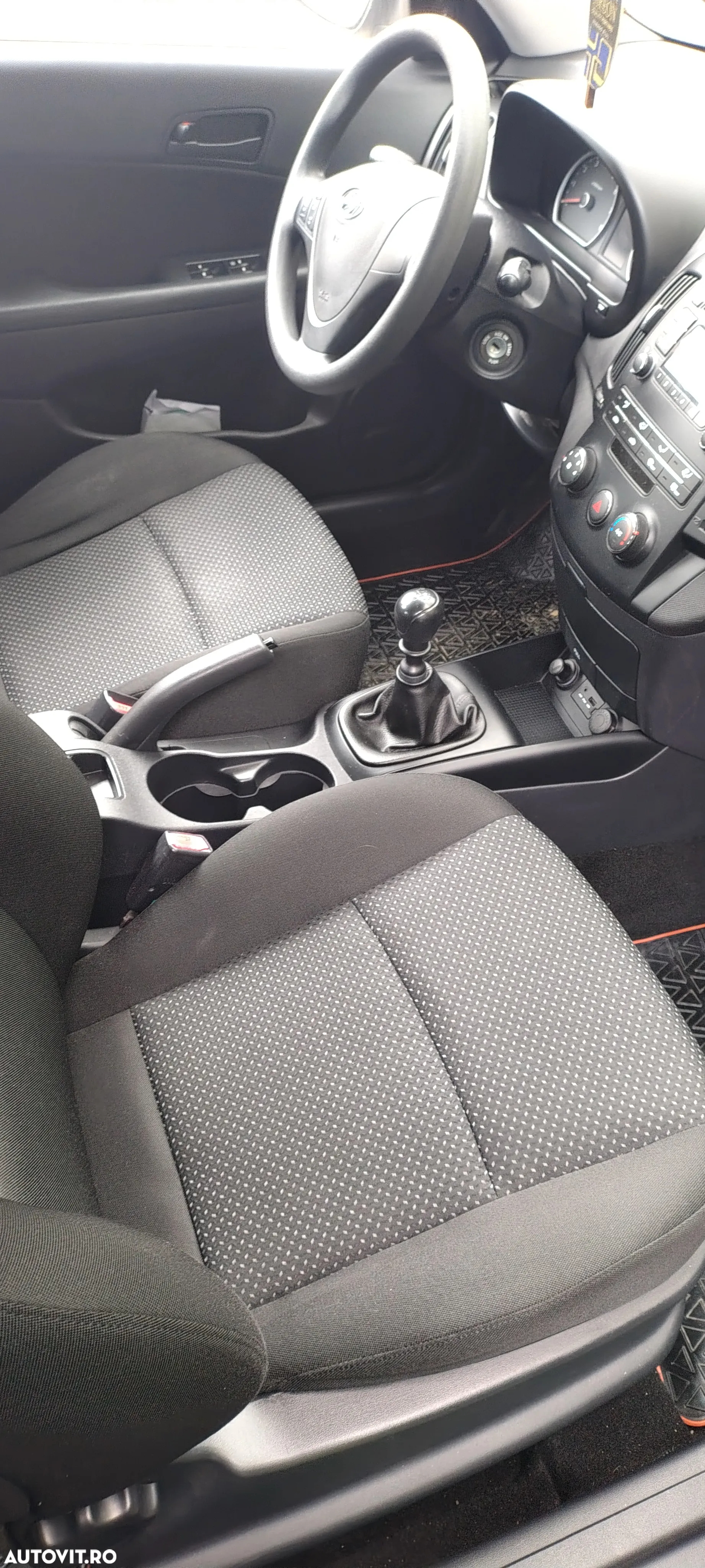 Hyundai i30 i30cw 1.4 Classic - 8