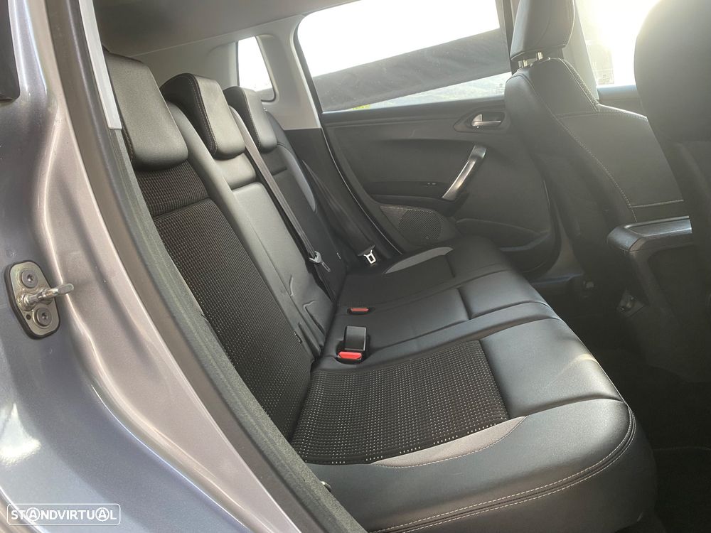 Peugeot 2008 1.6 e-HDi Allure 2-Tronic - 9