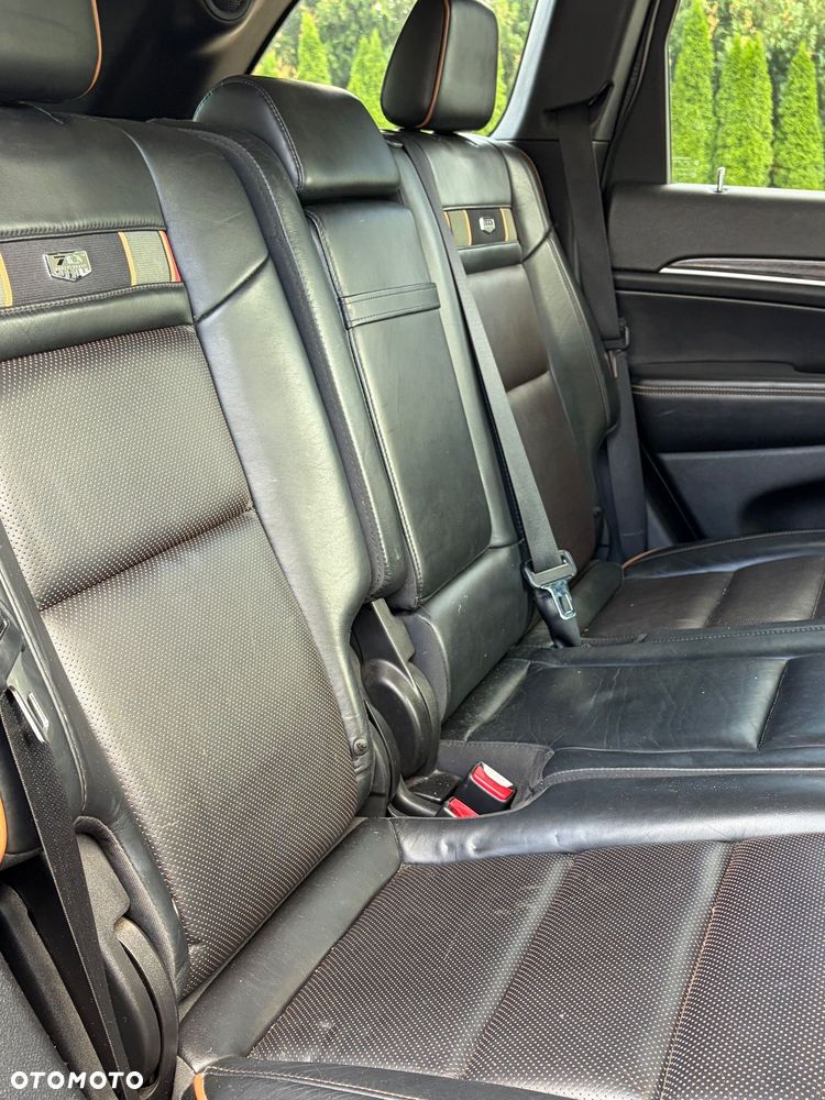 Jeep Grand Cherokee - 25
