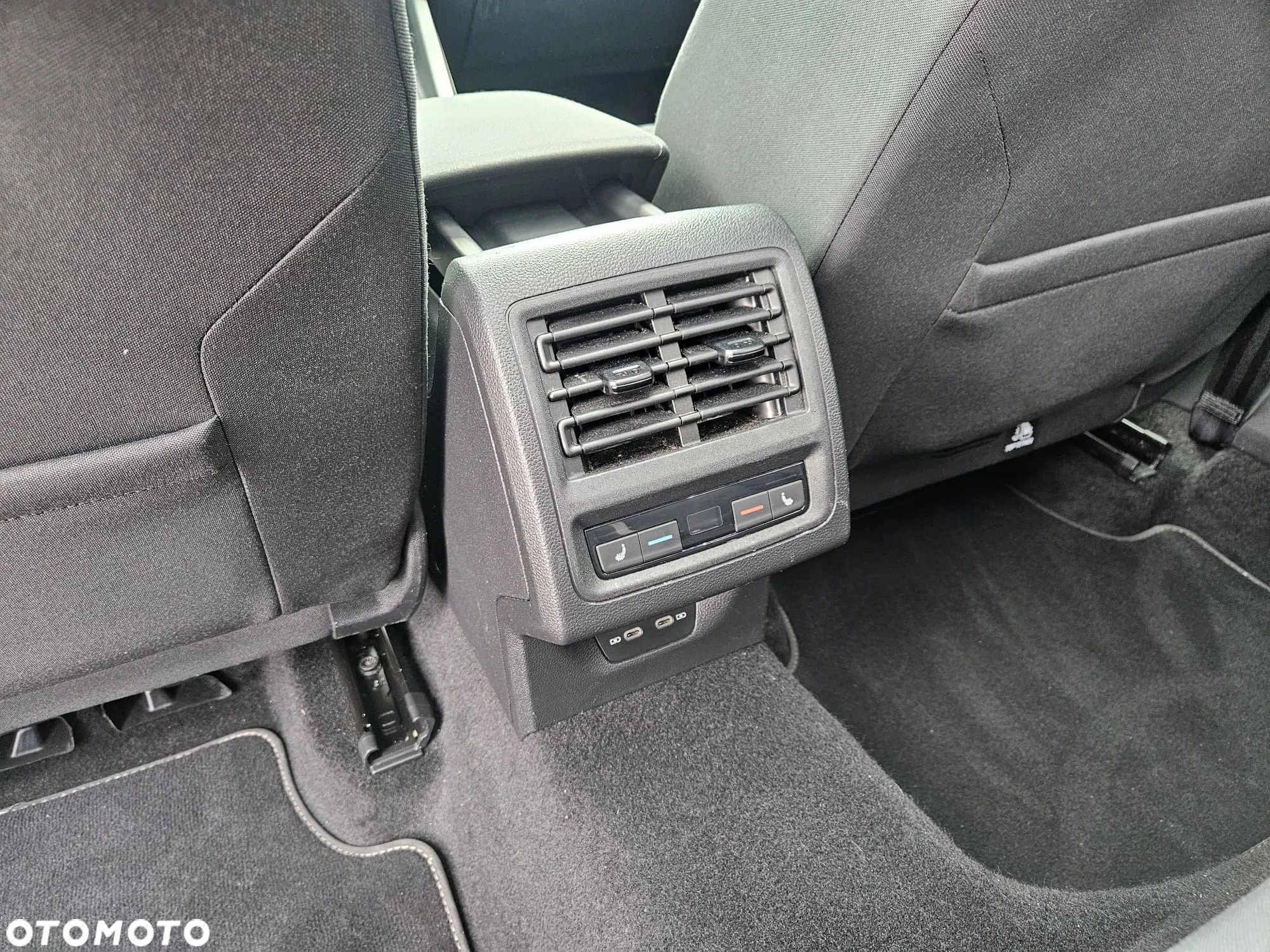 Volkswagen Golf VIII 2.0 TDI Style - 26