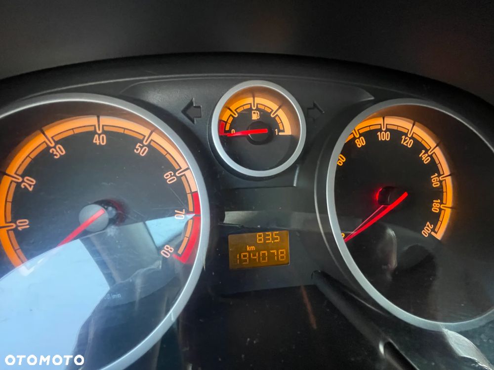 Opel Corsa 1.2 16V Enjoy - 11