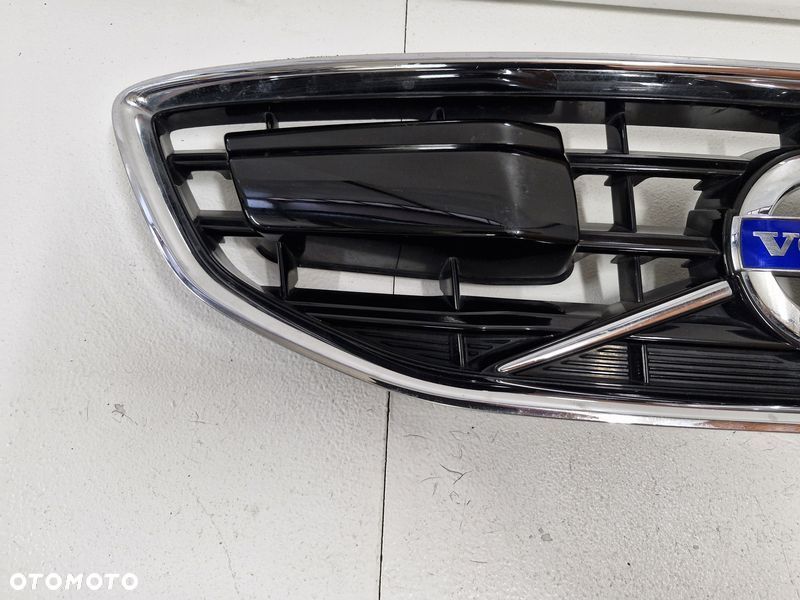 VOLVO V40 2 II GRILL ATRAPA ZDERZAKA PRZÓD PRZEDNIA 31353126 - 3