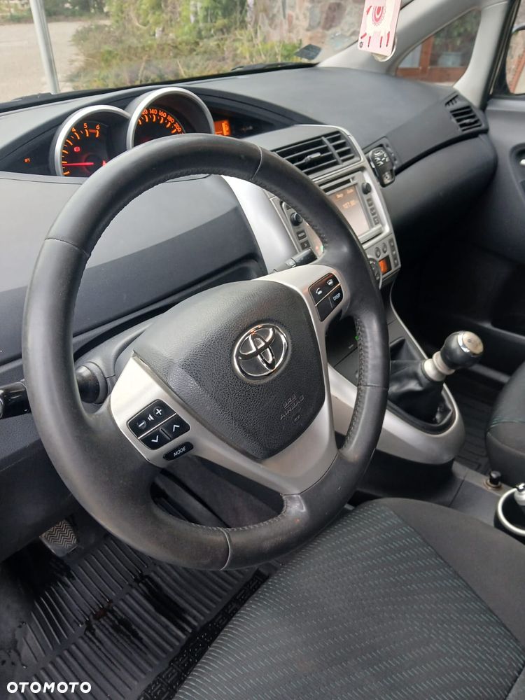Toyota Verso 2.0 D-4D Premium - 6