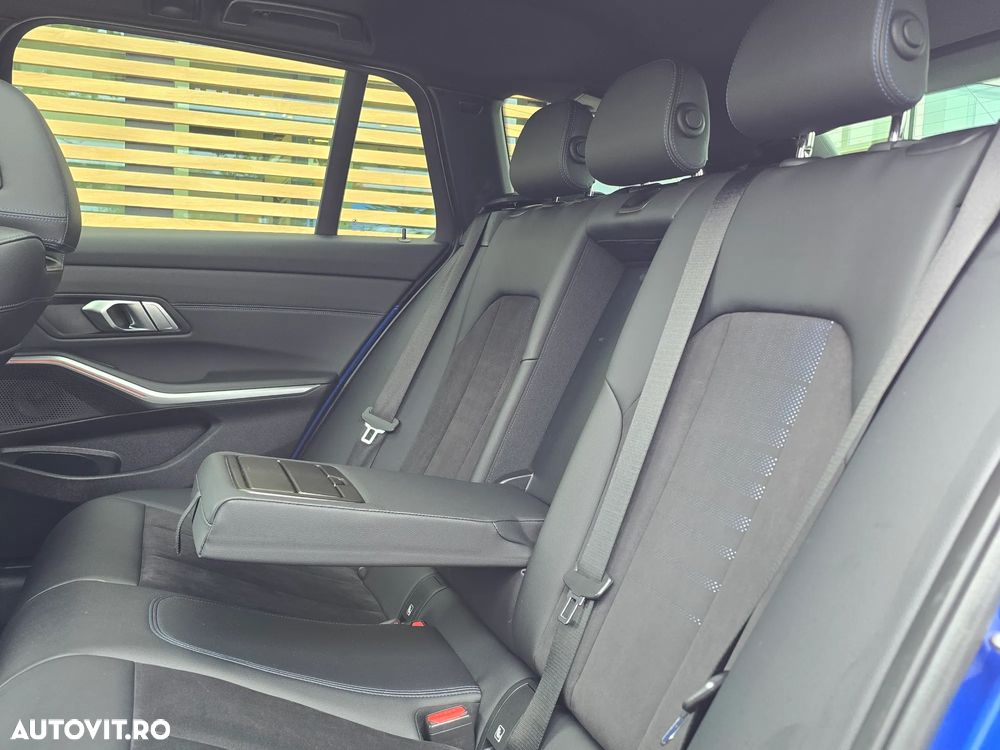 BMW Seria 3 330i xDrive AT - 18