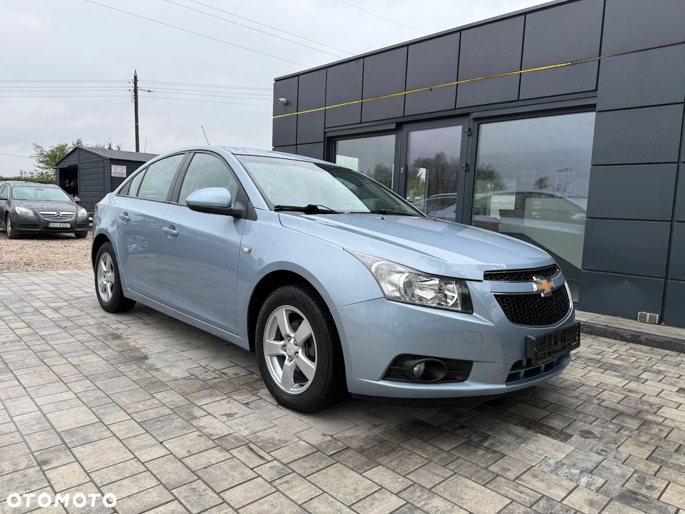 Chevrolet Cruze 1.6 LS - 16