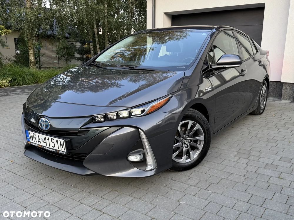 Toyota Prius Hybrid Executive - 2