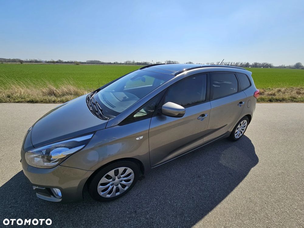 Kia Carens 1.7 CRDi M - 2