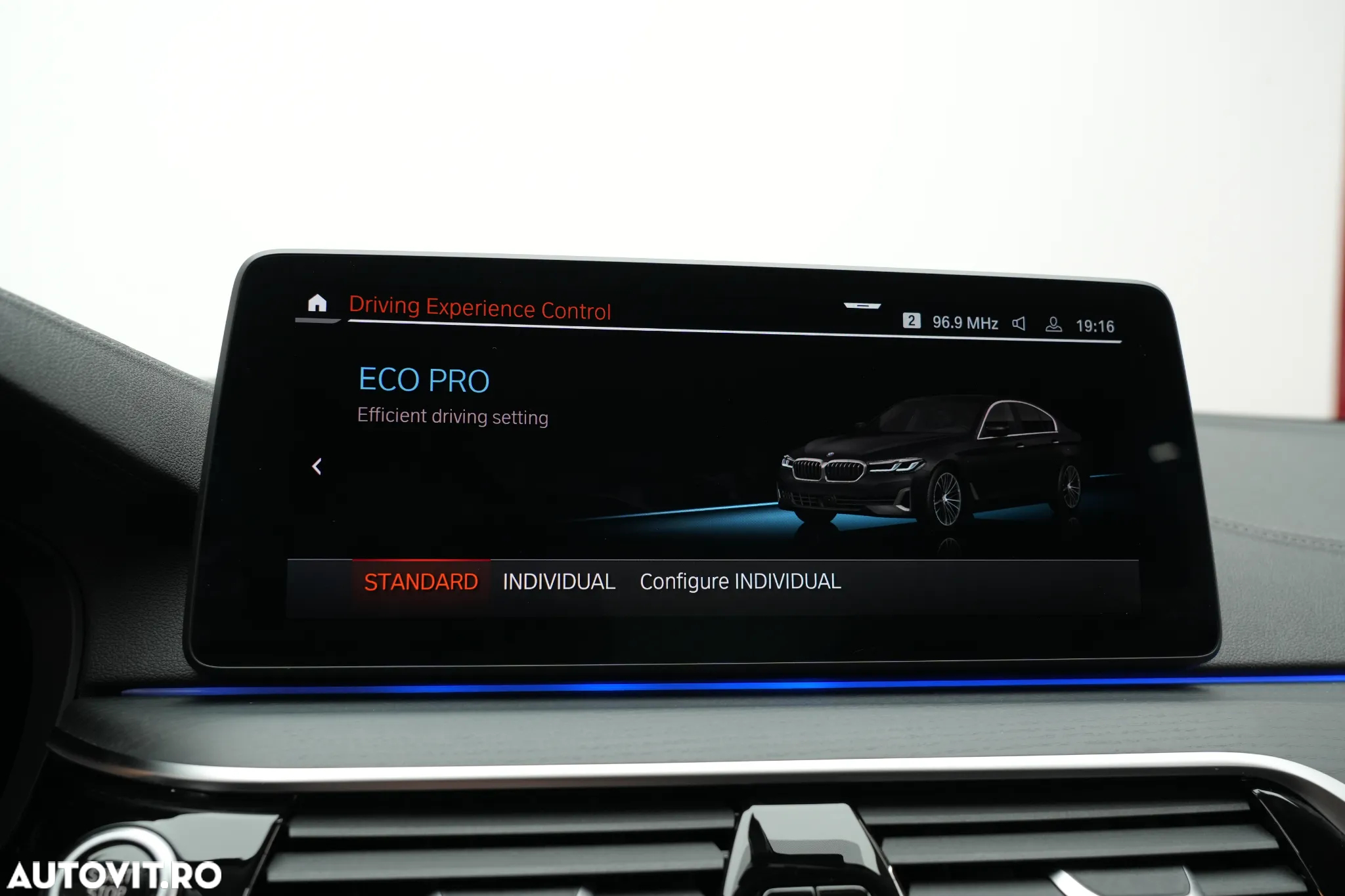 BMW Seria 5 520d Aut. Luxury Line - 14