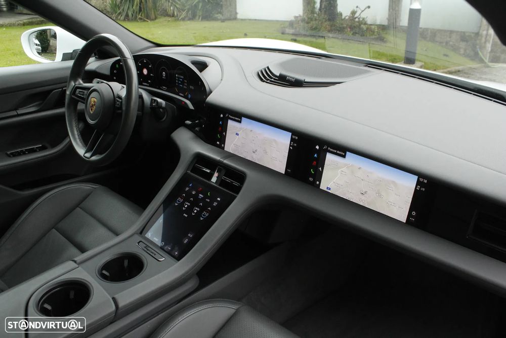 Porsche Taycan 4S - 28