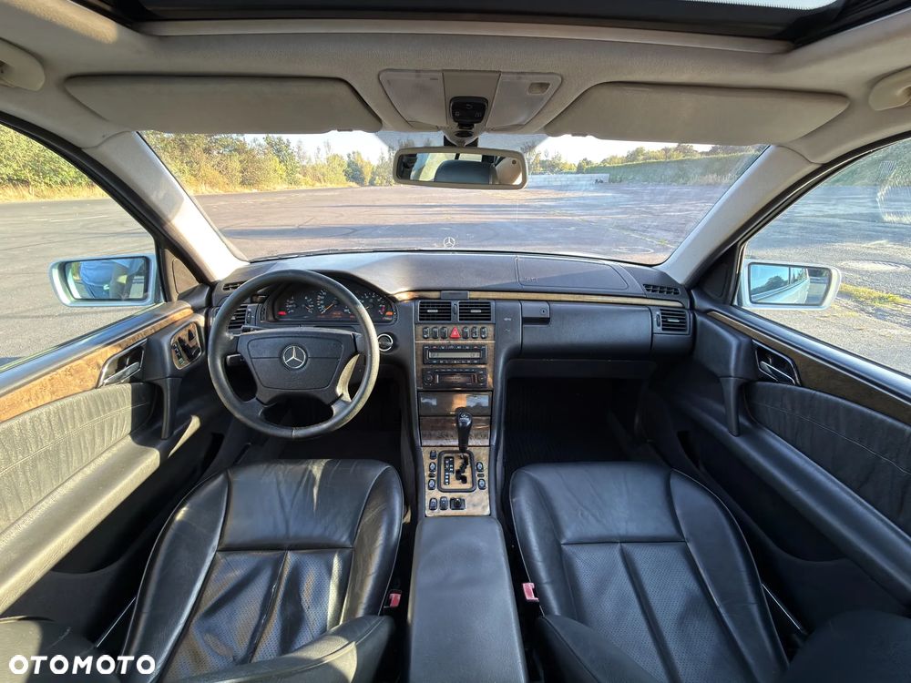 Mercedes-Benz Klasa E 430 T Avantgarde - 15