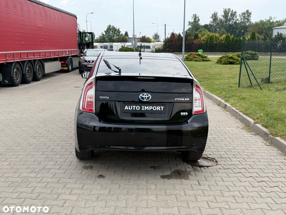 Toyota Prius 1.8 HSD Prestige - 6