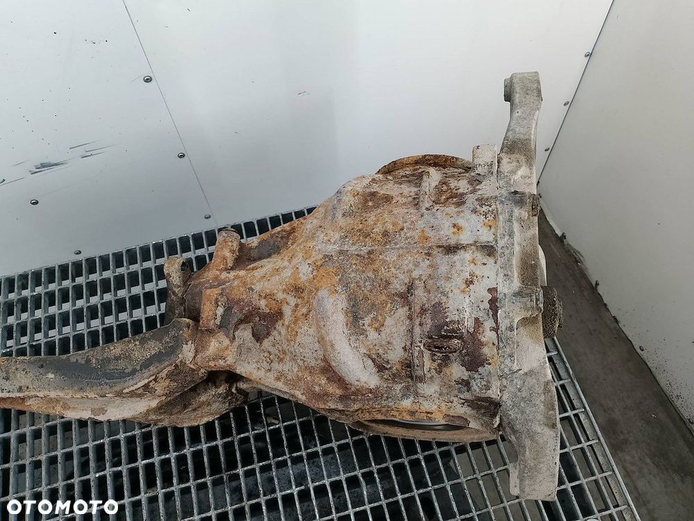 DYFERENCJAŁ TYŁ MERCEDES-BENZ VITO 639 9043530710 2.2 CDI - 2