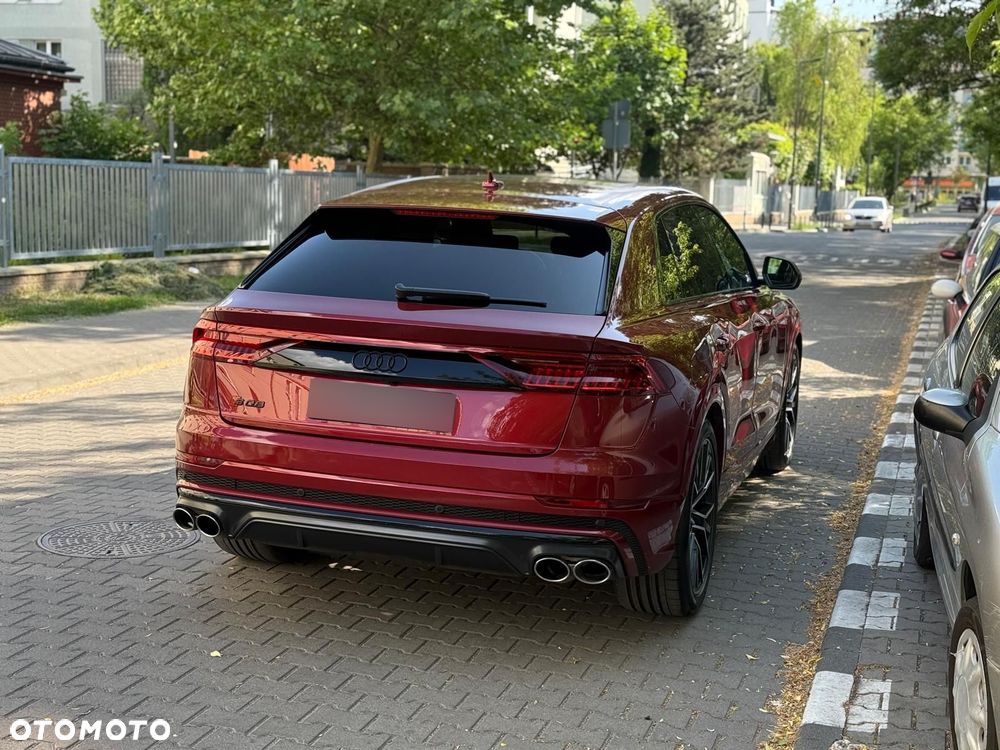 Audi SQ8 - 8