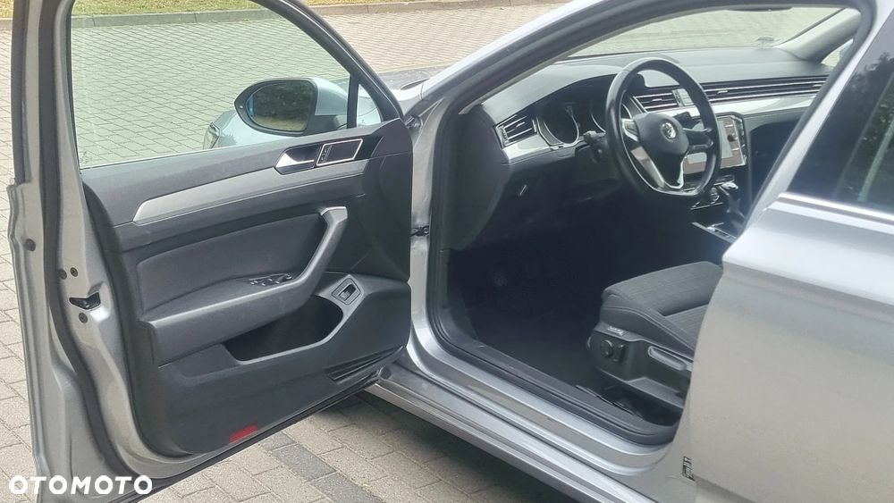 Volkswagen Passat 1.5 TSI EVO Business - 6