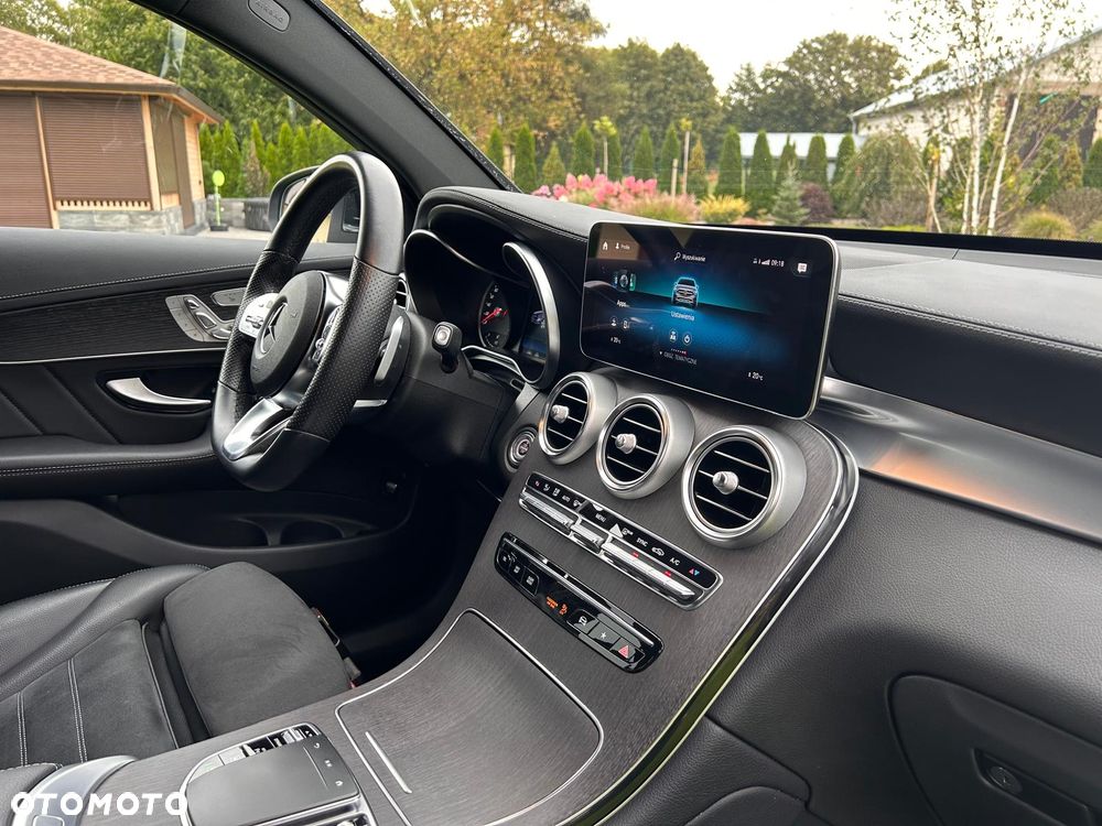 Mercedes-Benz GLC 200 4Matic 9G-TRONIC AMG Line - 23