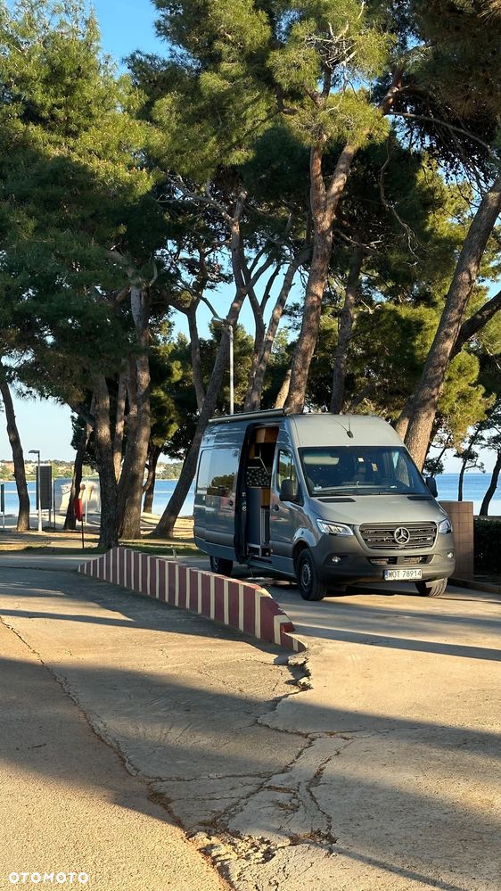 Mercedes-Benz Sprinter 319 - 22