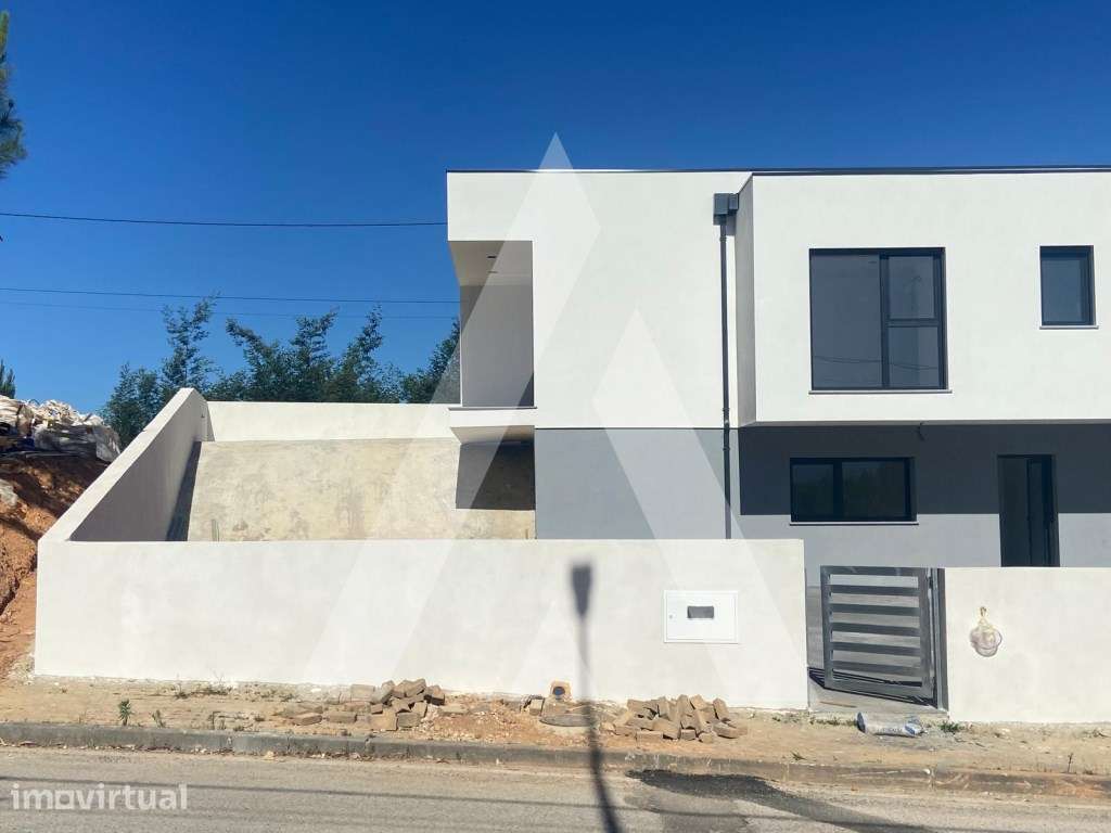 Moradia geminada em Anadia - Grande imagem: 2/60