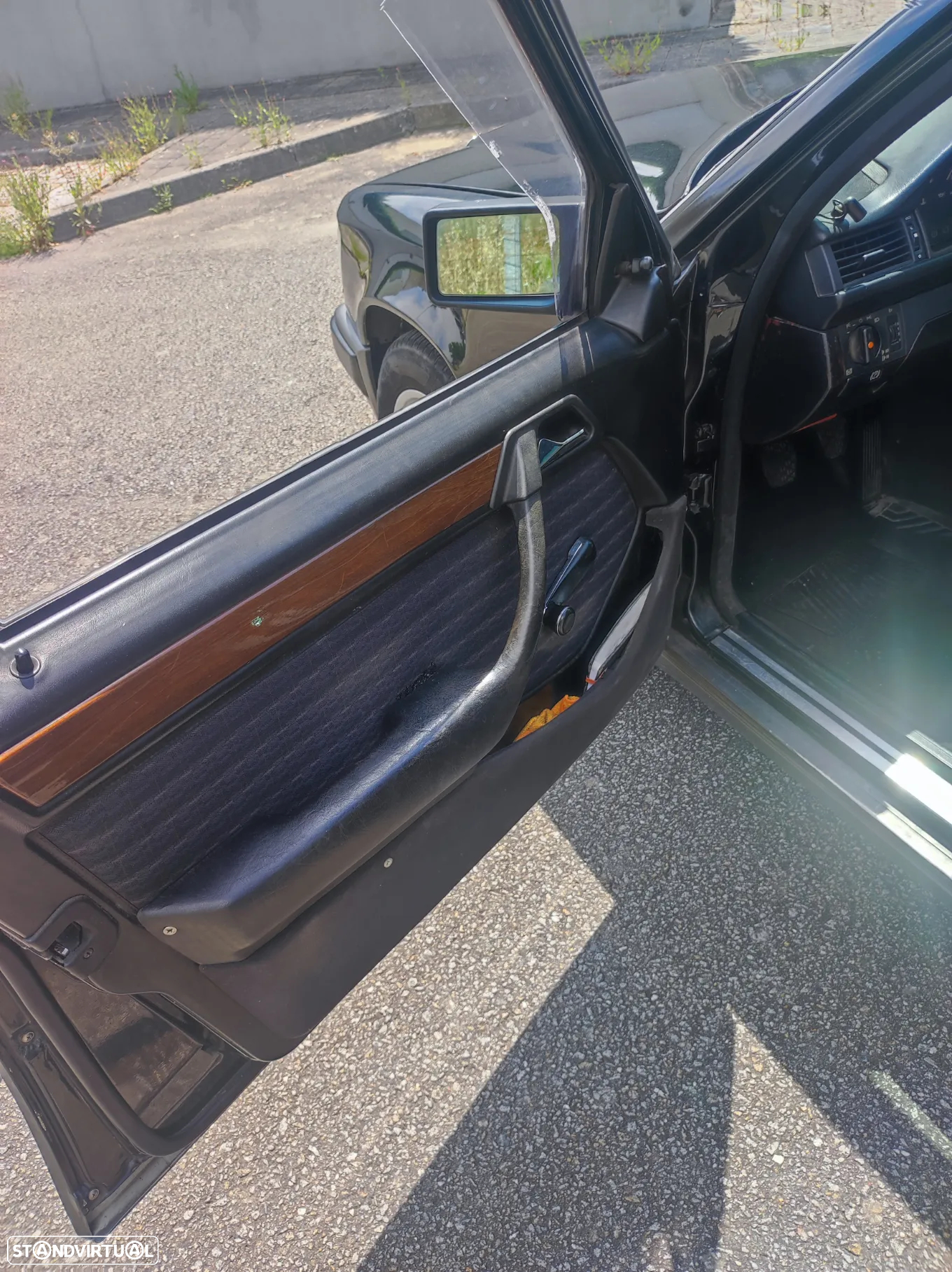 Mercedes-Benz 250 D - 19