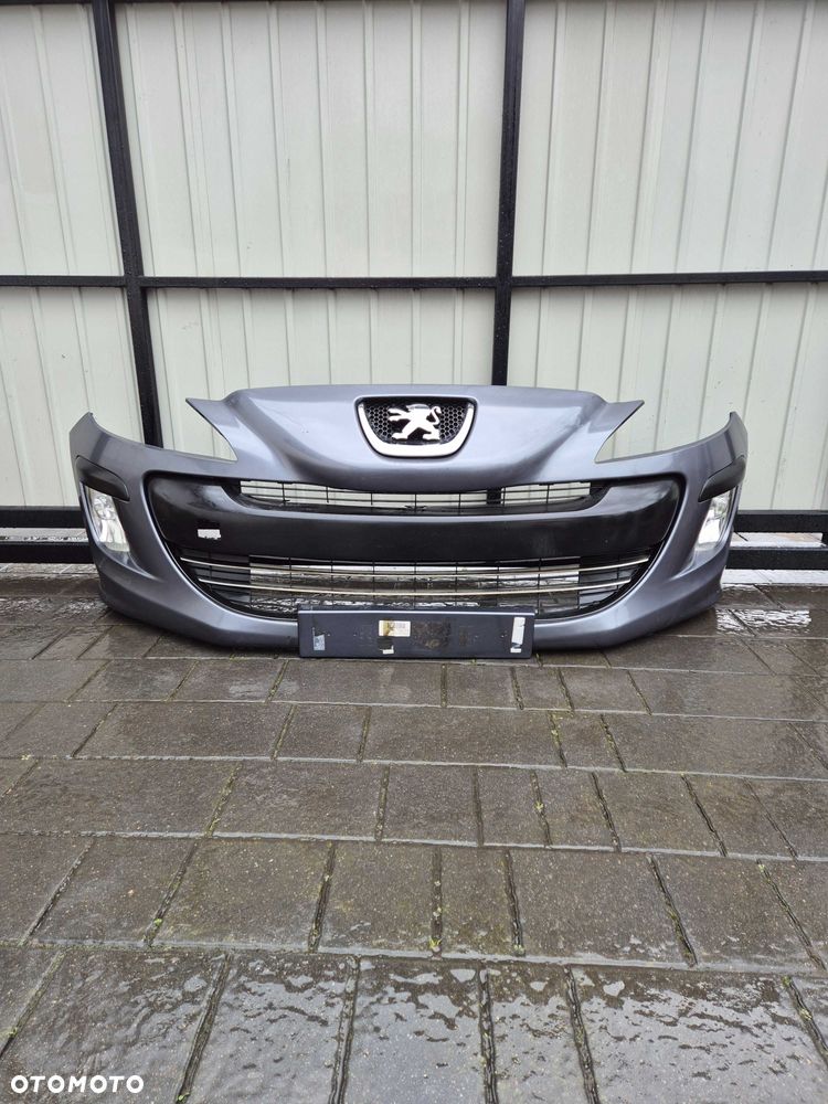 Zderzak przód przedni Peugeot 308 rok 10 kod lak KTHC - 1