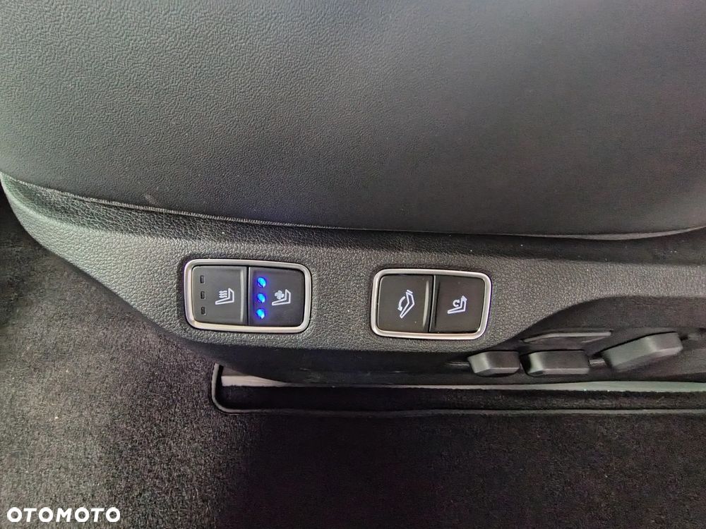 Hyundai Staria 1.6 T-GDI HEV Luxury - 19