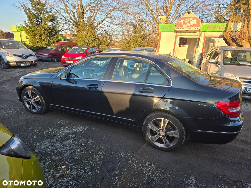 Mercedes-Benz Klasa C 200 CDI DPF (BlueEFFICIENCY) Elegance - 9