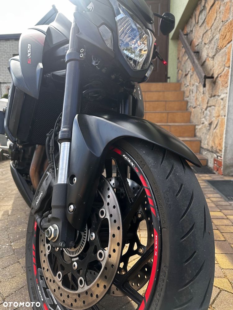 Suzuki GSX - 8