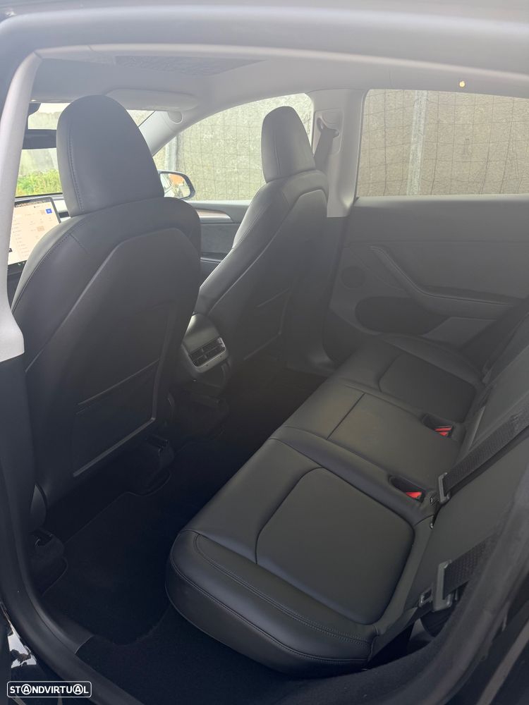 Tesla Model Y Long Range Dual Motor AWD - 14