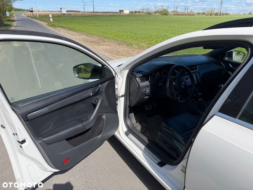 Skoda Octavia 2.0 TDI DSG RS - 9