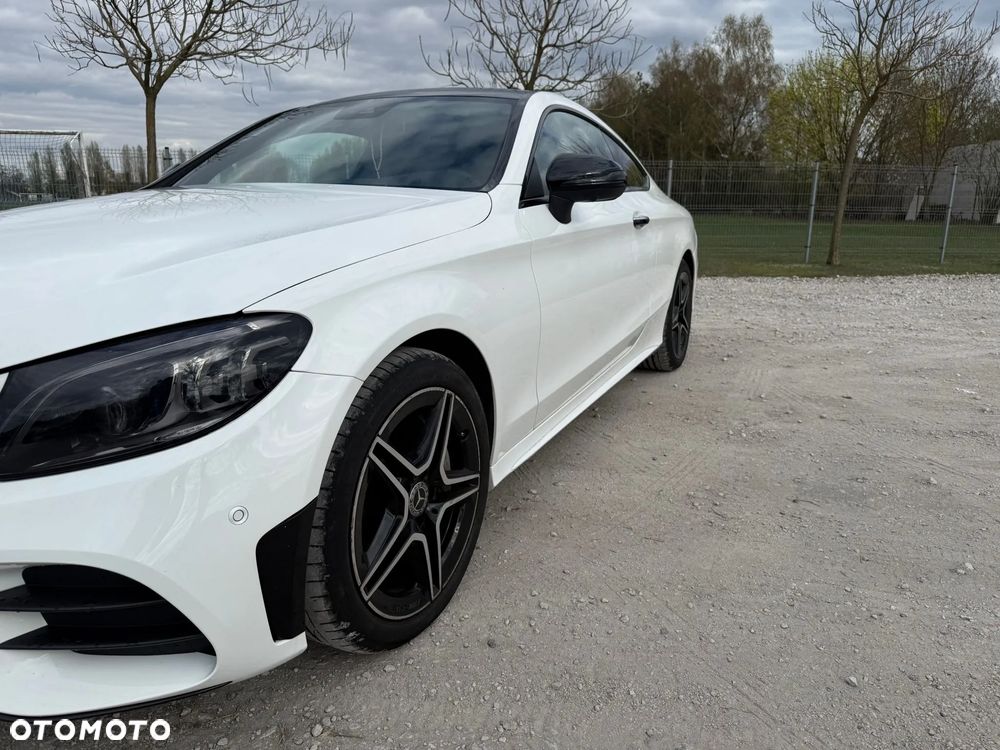 Mercedes-Benz Klasa C 300 9G-TRONIC - 10