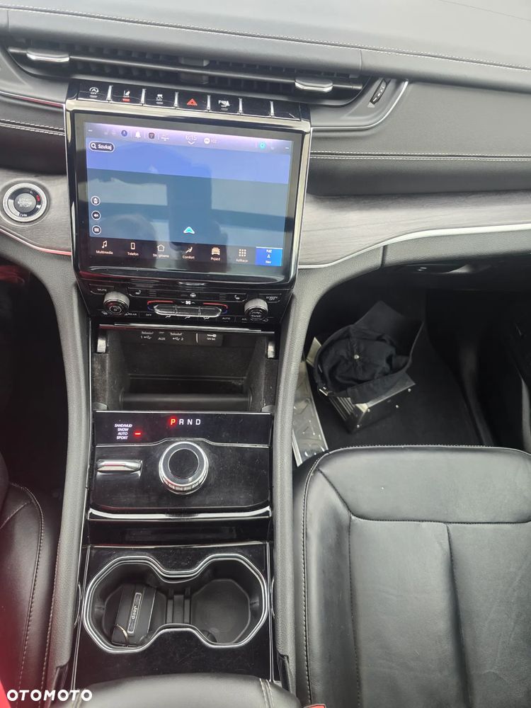 Jeep Grand Cherokee - 15