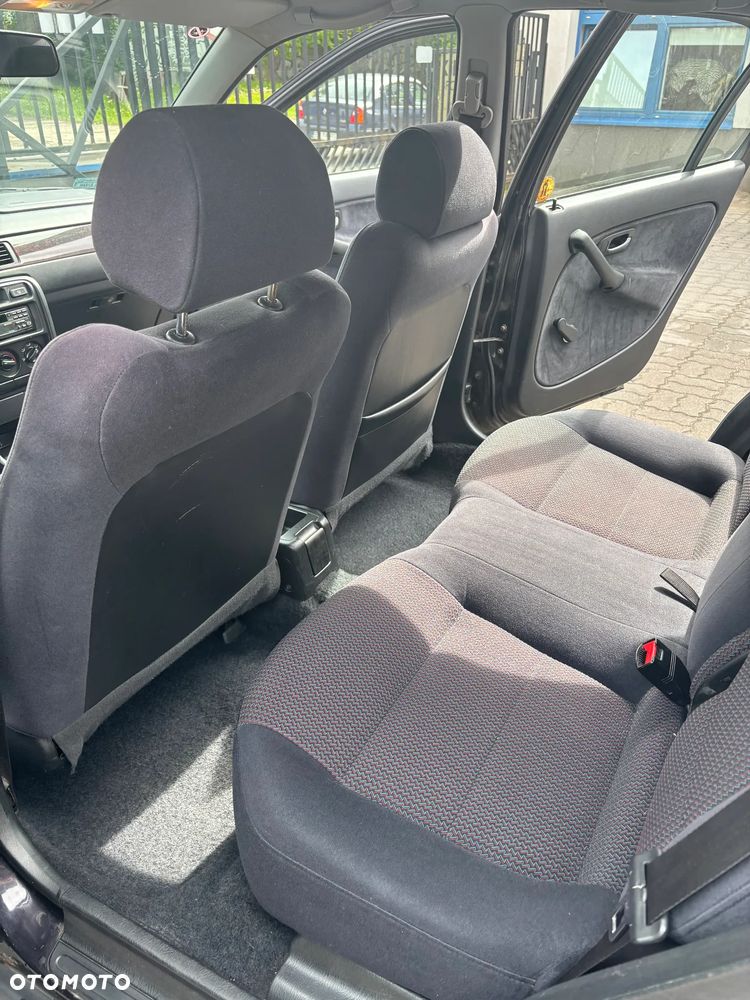 Honda Civic 1.4i S - 11