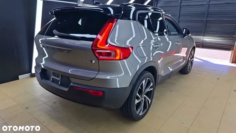 Volvo XC 40 T5 AWD Geartronic R-Design - 4
