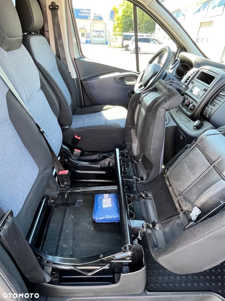 Opel Vivaro - 11