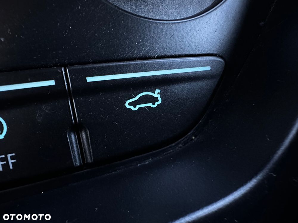 Ford Kuga - 24