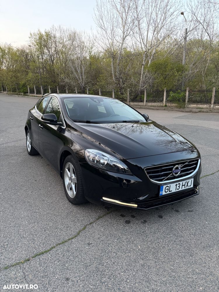 Volvo V40 D2 Aut. Momentum - 1