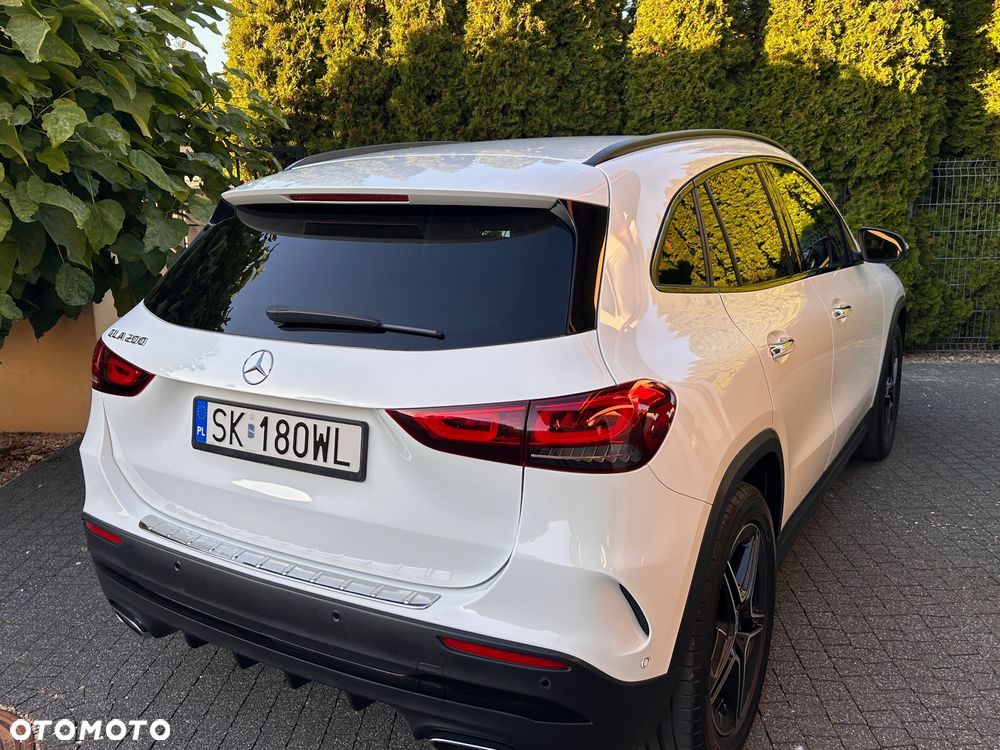 Mercedes-Benz GLA - 33