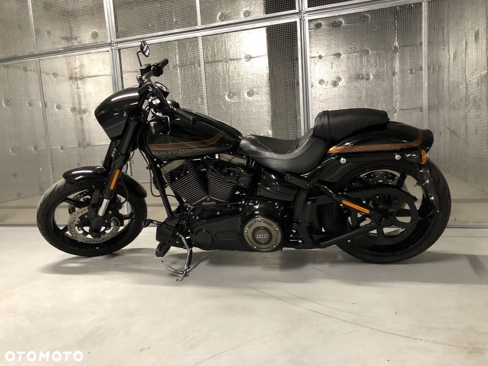 Harley-Davidson FXSB Breakout - 1