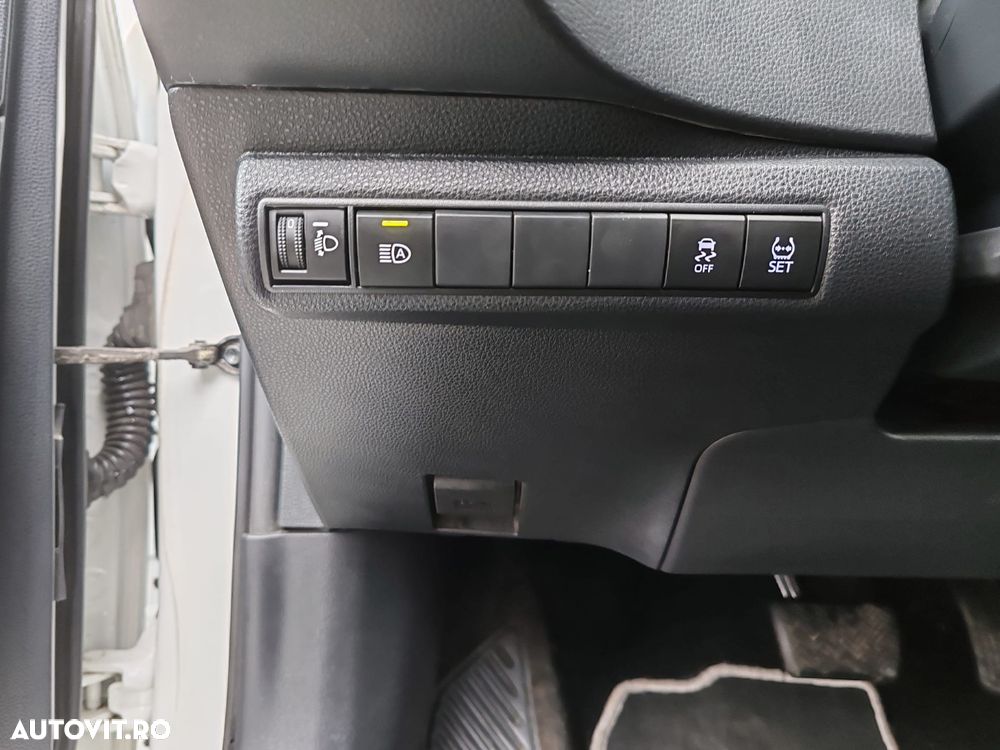 Toyota Corolla 1.8 HSD Business - 15