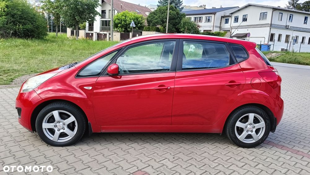 Kia Venga - 4