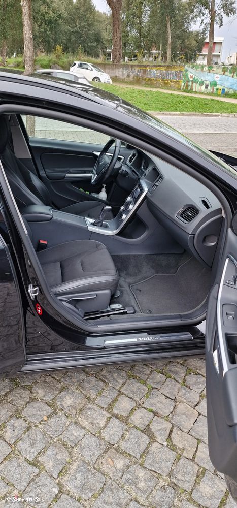 Volvo V60 2.0 D2 Momentum - 15