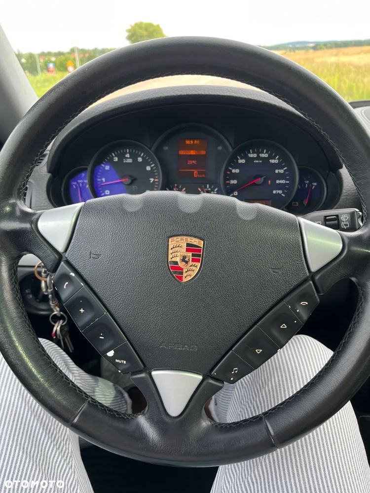 Porsche Cayenne Standard - 21