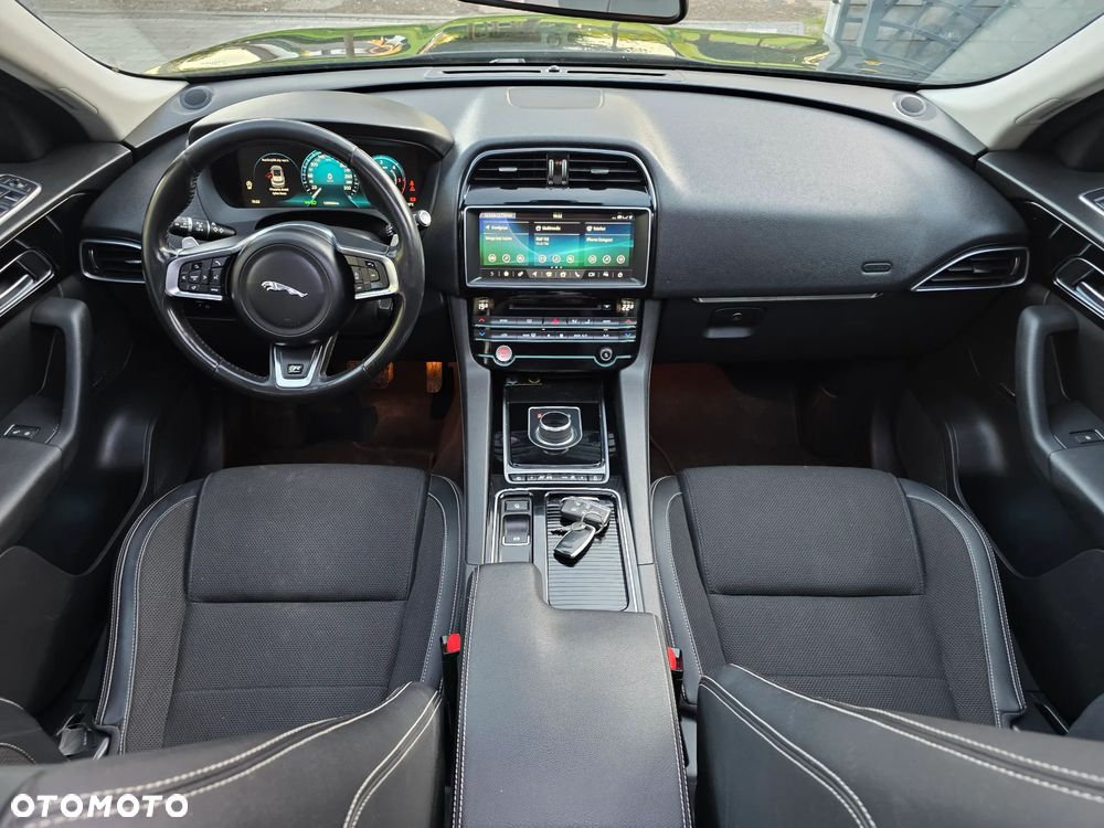 Jaguar F-Pace 2.0 i4D AWD R-Sport - 26
