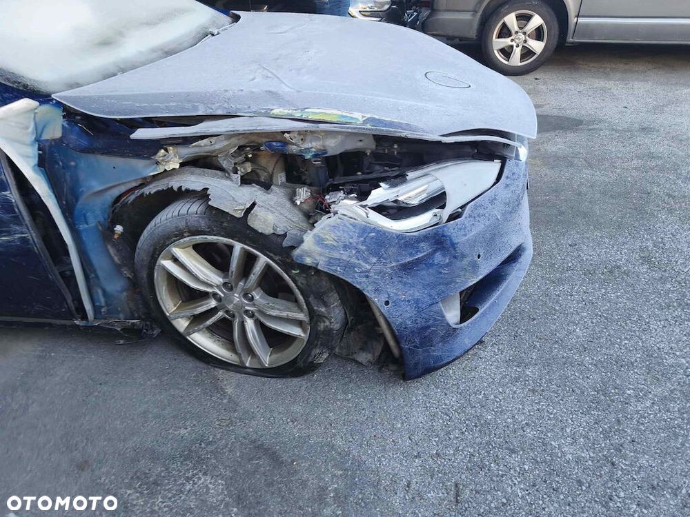 Tesla Model S - 5