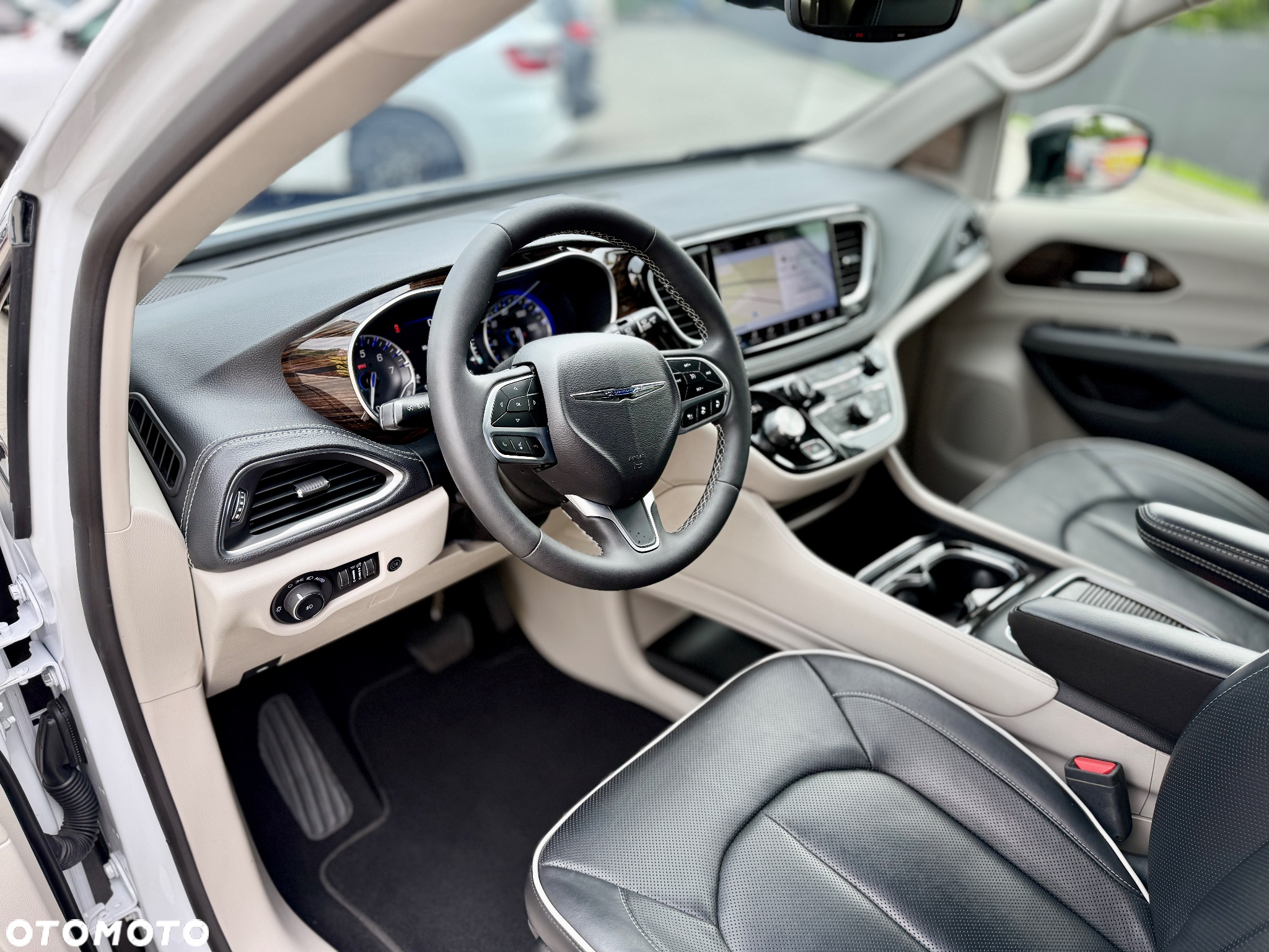 Chrysler Pacifica - 19