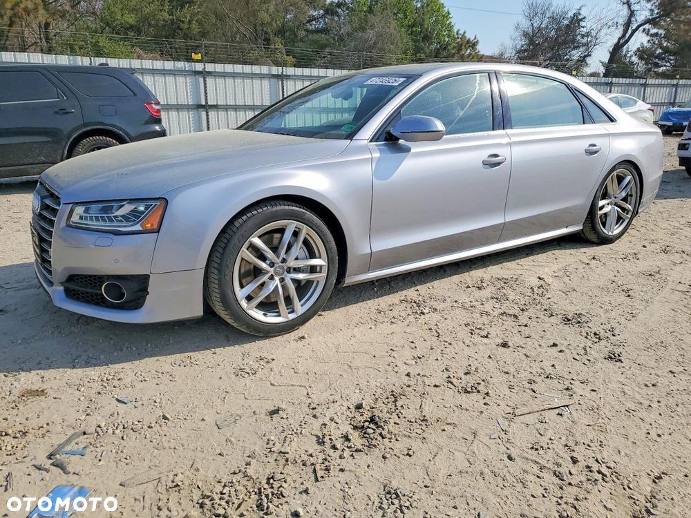 Audi A8 - 2