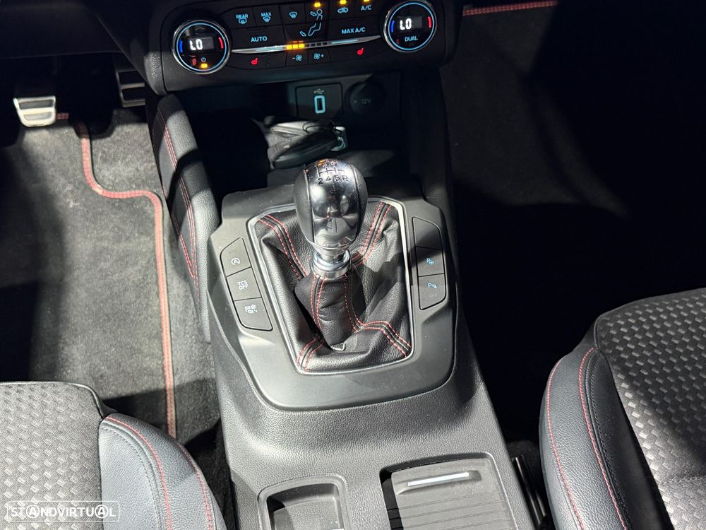 Ford Focus SW 1.0 EcoBoost ST-Line X - 43